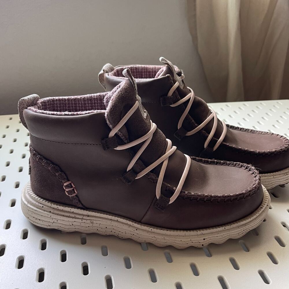 Hey Dude Reyes Boot Womens Sz 8 Cocoa Brown Leather Slip On Comfort Moc Toe Shoe